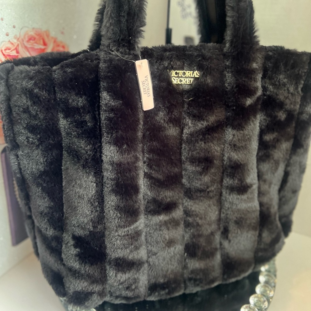 Victorias Secret NWT Hobo Weekender Black Faux Fur Tote Bag - Picture 6 of 9